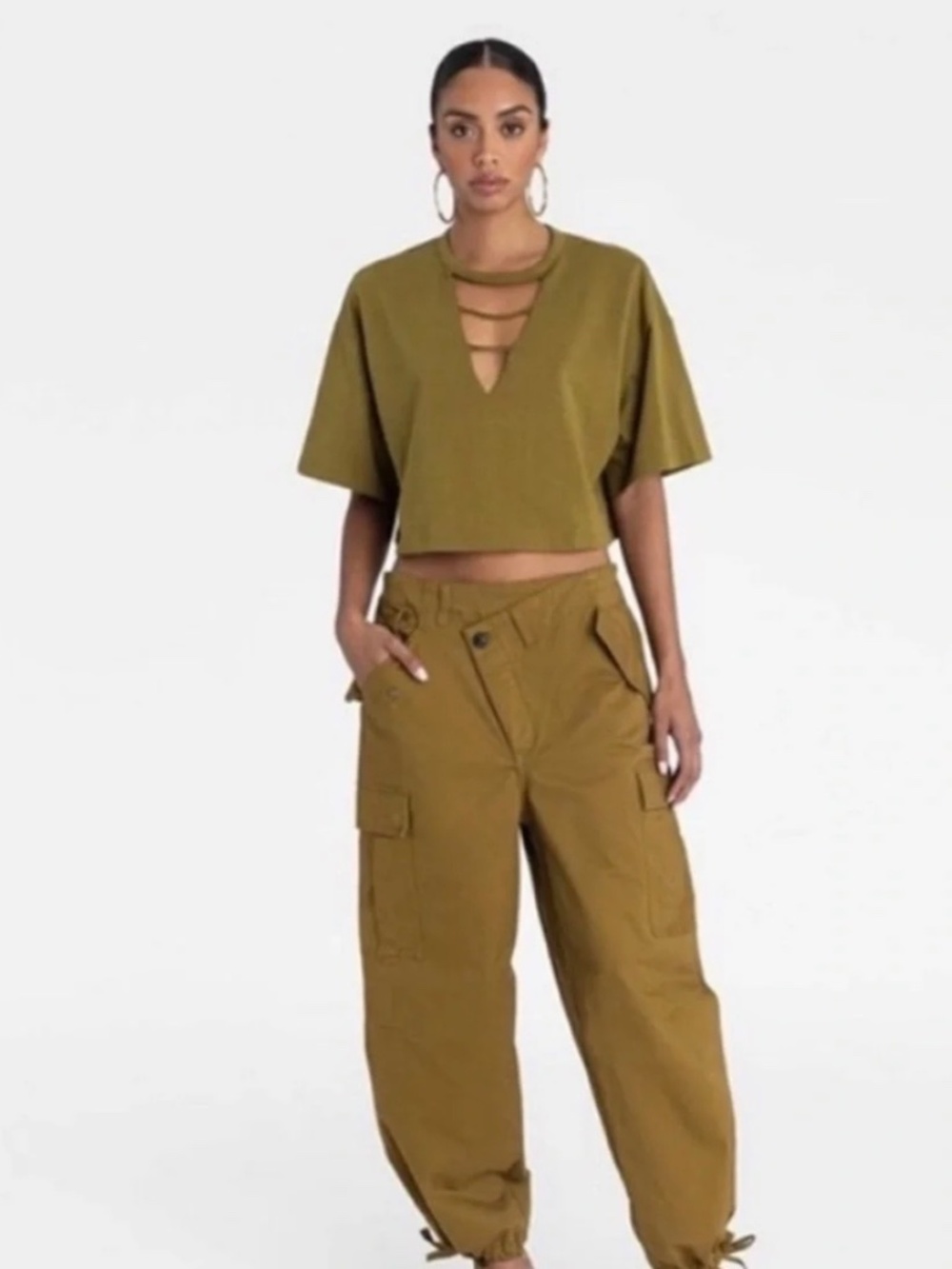 KBB by KAHLANA Women's Mid-Rise Straight Leg Tan Cargo Jogger
Medium
NWT - Picture 3 of 3